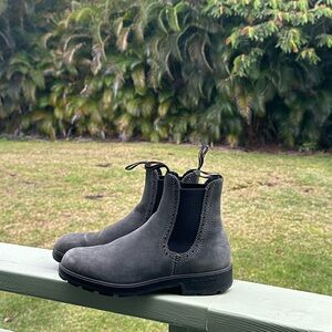 Blundstone Chelsea boots 5.5